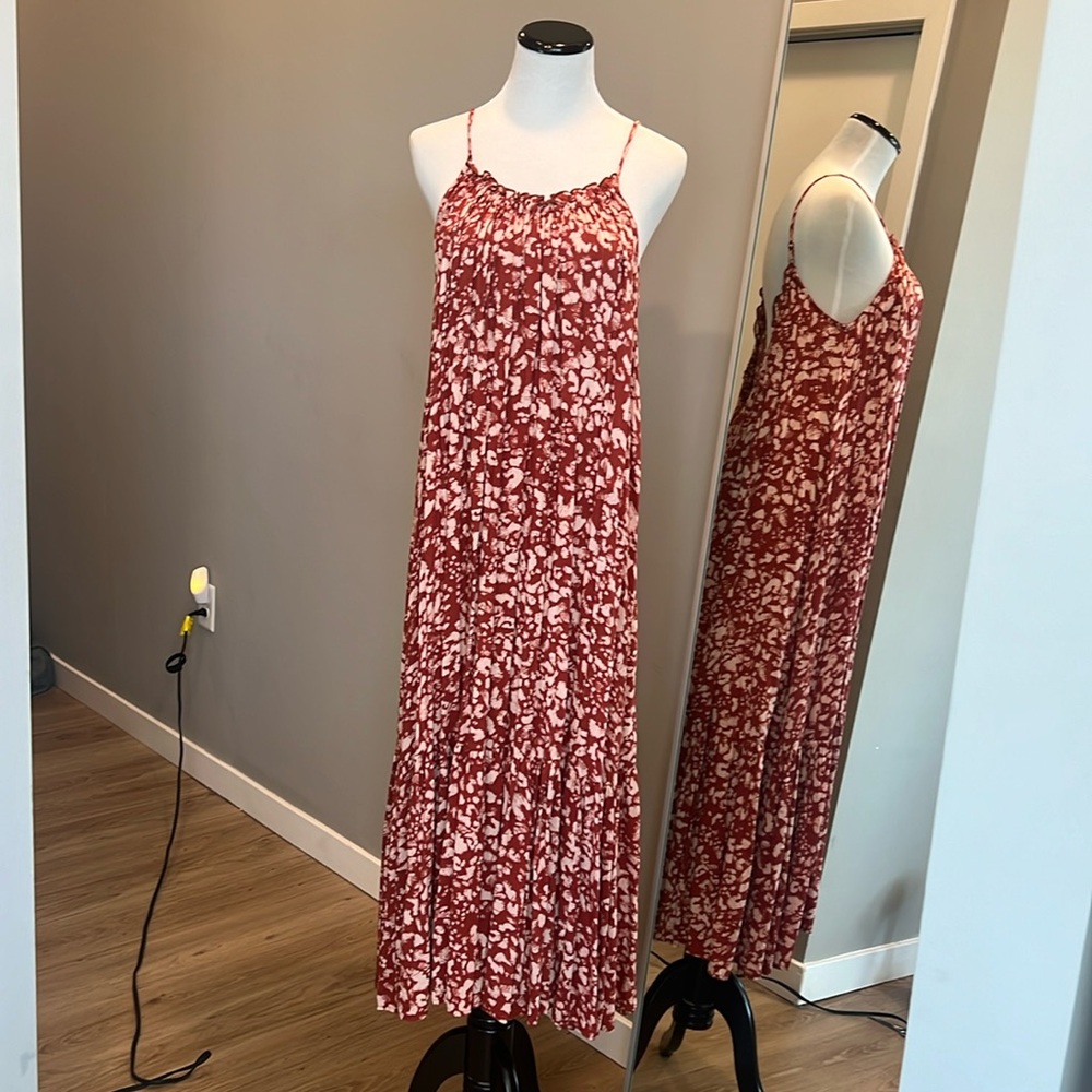 Backless maxi dress, never worn!